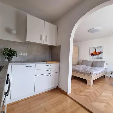 The Rowhouse - Free Parking